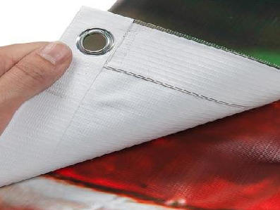 新晃喷绘和刀刮布的工艺区别。